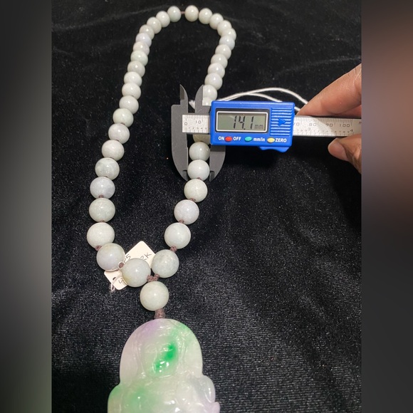 One of a kind! 26inch natural jade necklace with a 3 1/2 inch Guanyin pendant. - Picture 9 of 11